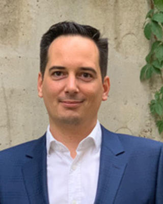 Damir Kapidzic Headshot