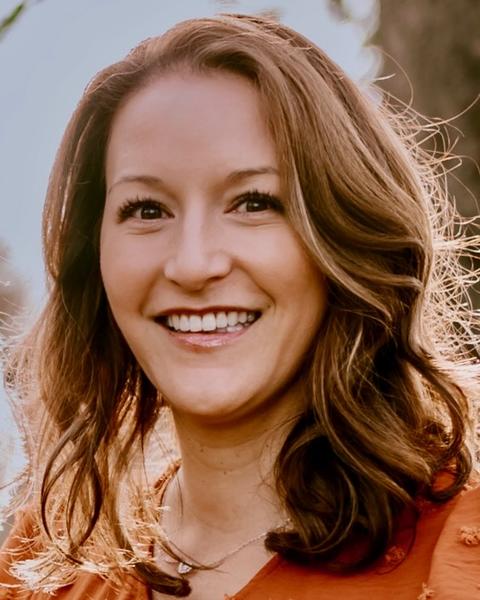 Kristen Kao Headshot 